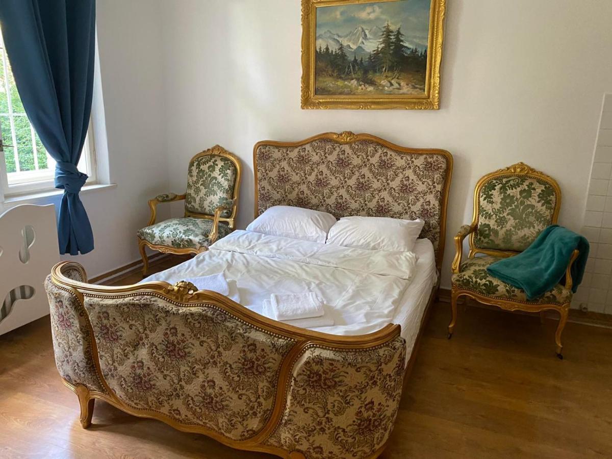 Bank Invest Apartmens - Old Town Appartamento Praga Esterno foto