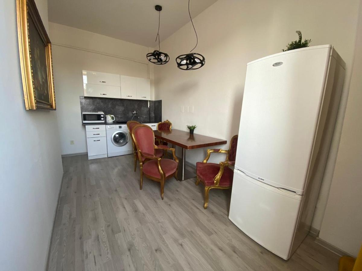 Bank Invest Apartmens - Old Town Appartamento Praga Esterno foto