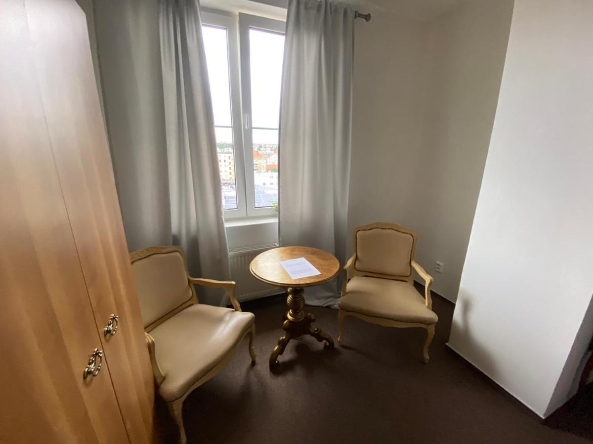 Bank Invest Apartmens - Old Town Appartamento Praga Esterno foto